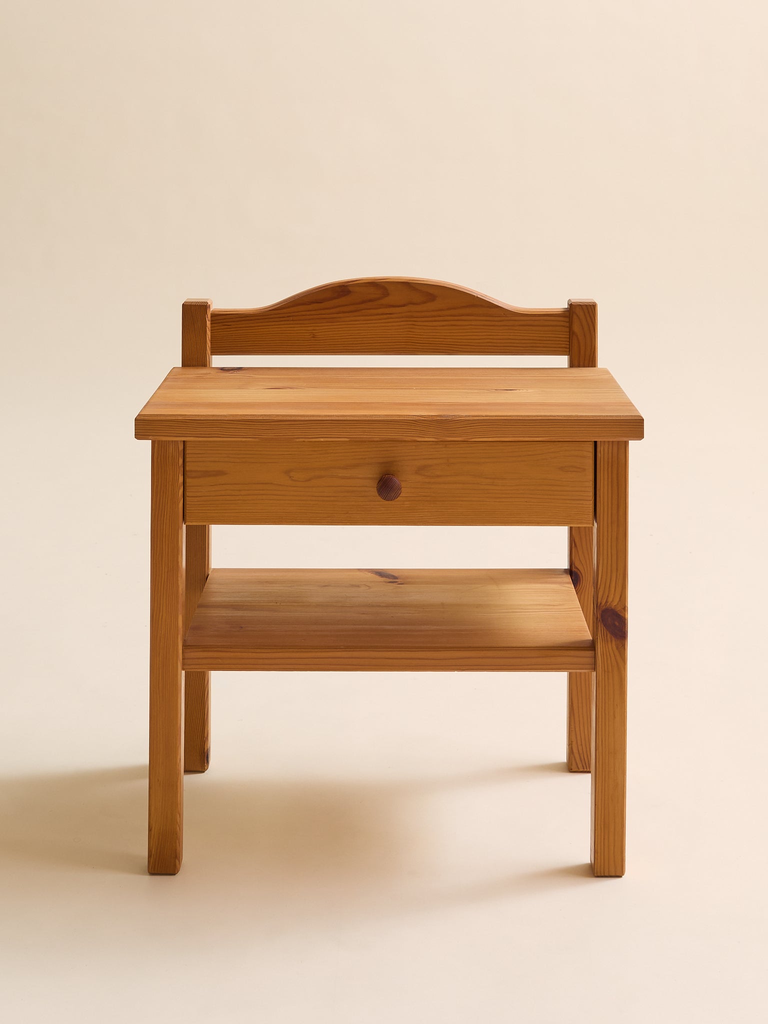 The Pair of Vintage Small Pine Side TablesSide TablesMiscellanea, etc.