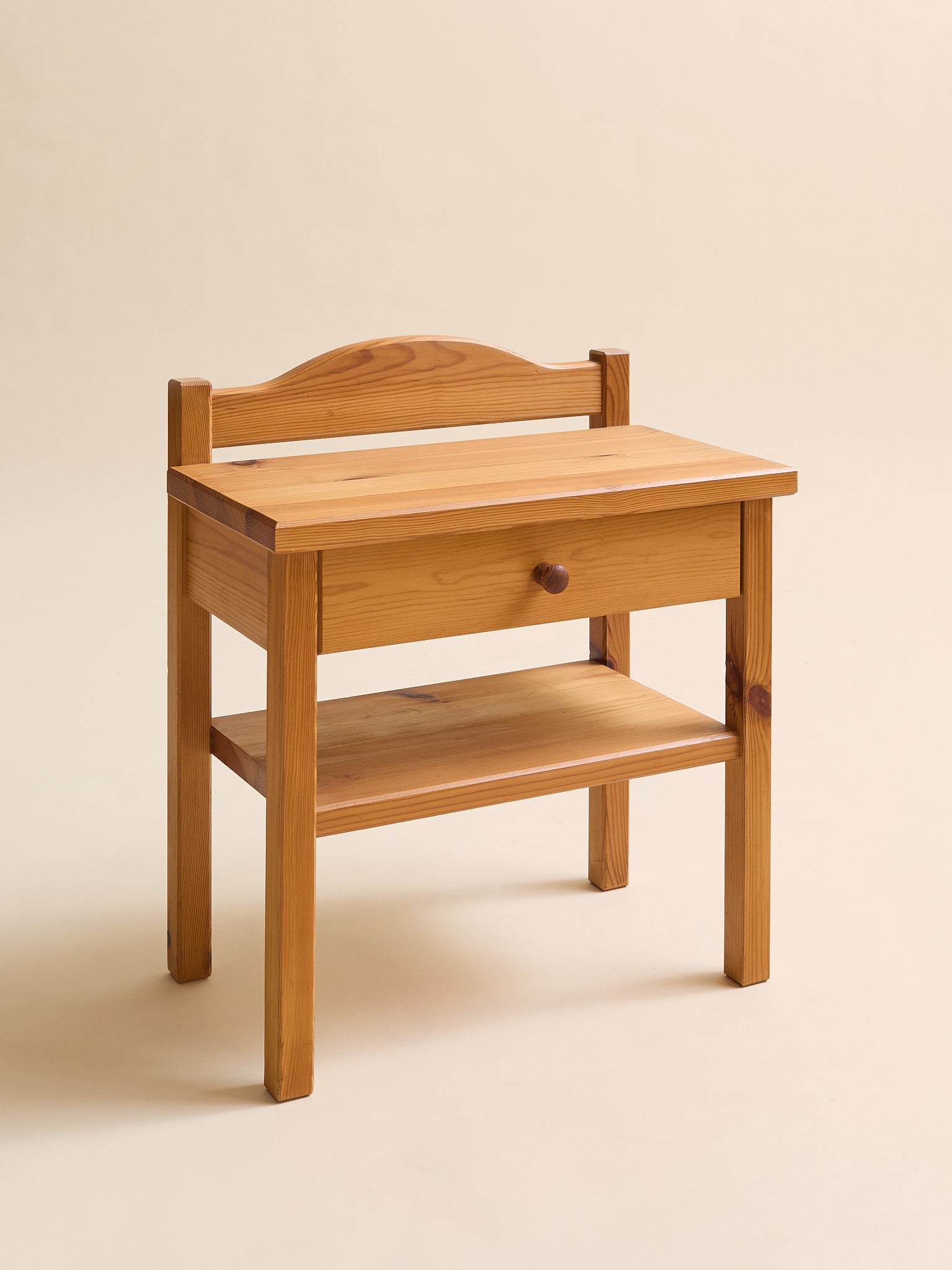 The Pair of Vintage Small Pine Side TablesSide TablesMiscellanea, etc.