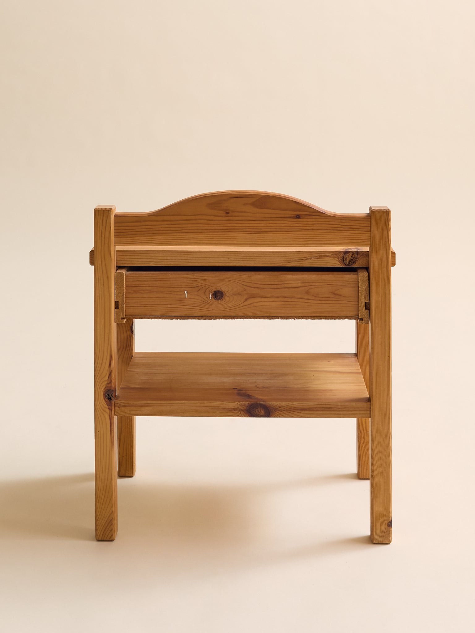The Pair of Vintage Small Pine Side TablesSide TablesMiscellanea, etc.