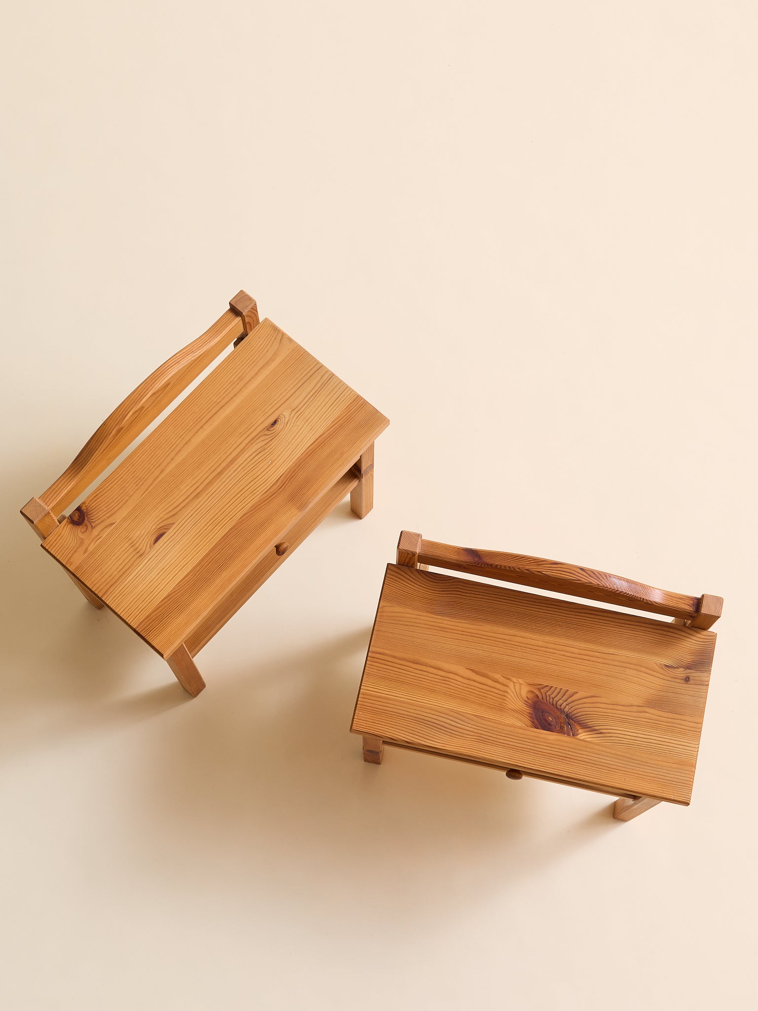 The Pair of Vintage Small Pine Side TablesSide TablesMiscellanea, etc.
