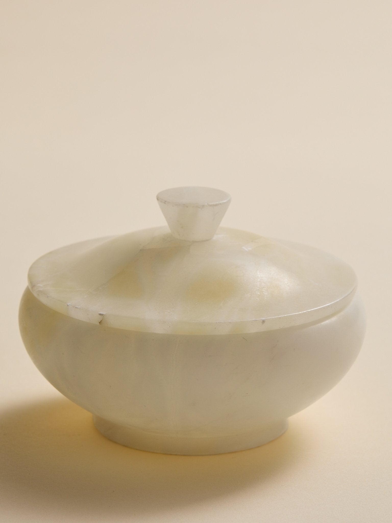 The Vintage Italian Alabaster Lidded BoxObjectsMiscellanea, etc.