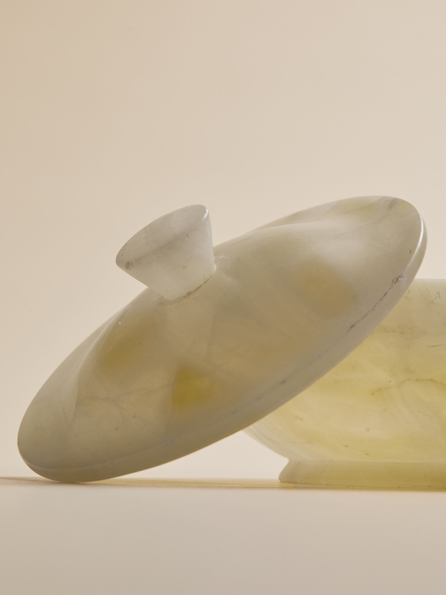 The Vintage Italian Alabaster Lidded BoxObjectsMiscellanea, etc.