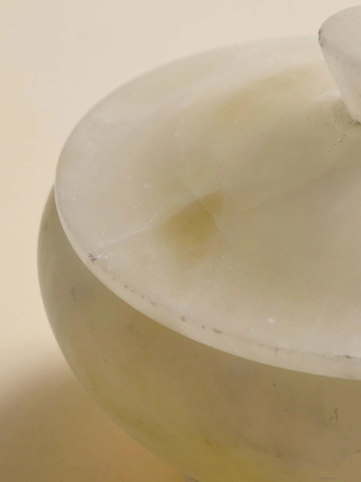 The Vintage Italian Alabaster Lidded BoxObjectsMiscellanea, etc.