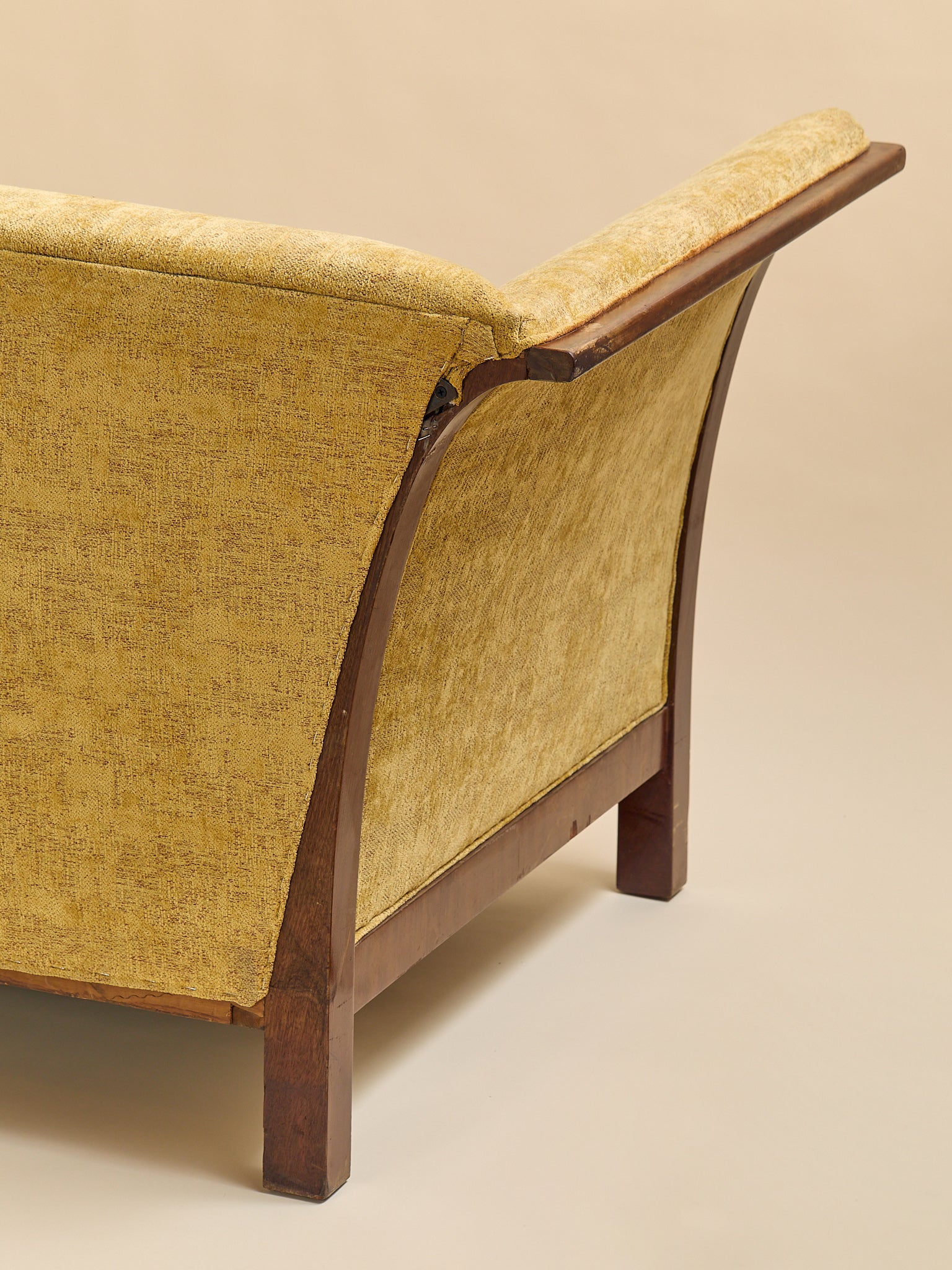 The Vintage Curved Arm Danish Sofa in the Style of Frits Henningsen, 1960sSeatingMiscellanea, etc.