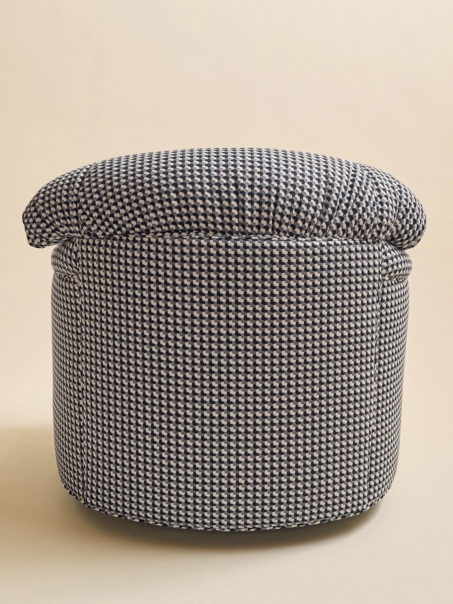 The Vintage Post-Modern Pattern Swivel ChairSeatingMiscellanea, etc.
