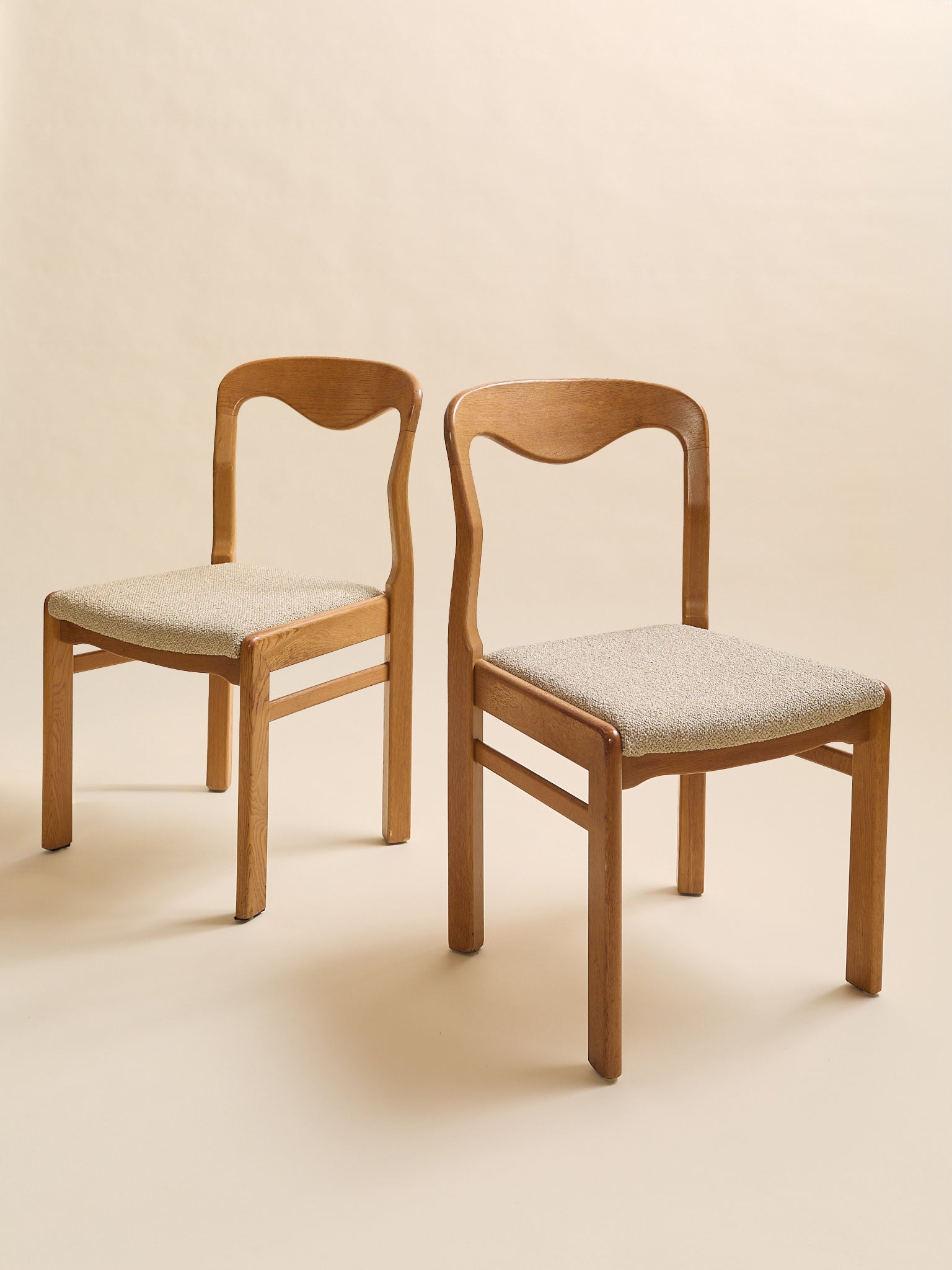 The Vintage Style Of Moller Oak & Boucle Dining Chairs, Set of Four, 1970sSeatingMiscellanea, etc.
