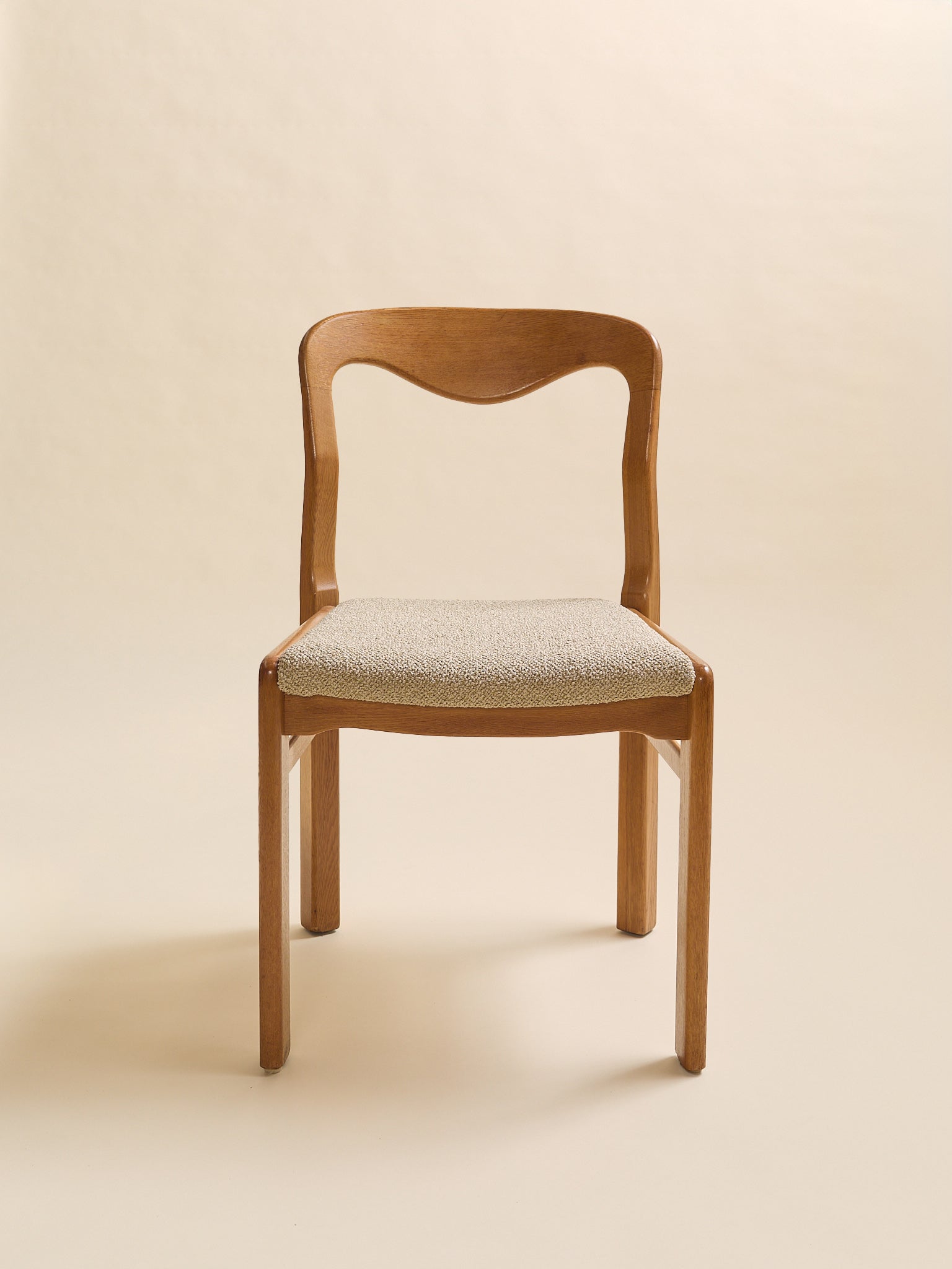 The Vintage Style Of Moller Oak & Boucle Dining Chairs, Set of Four, 1970sSeatingMiscellanea, etc.
