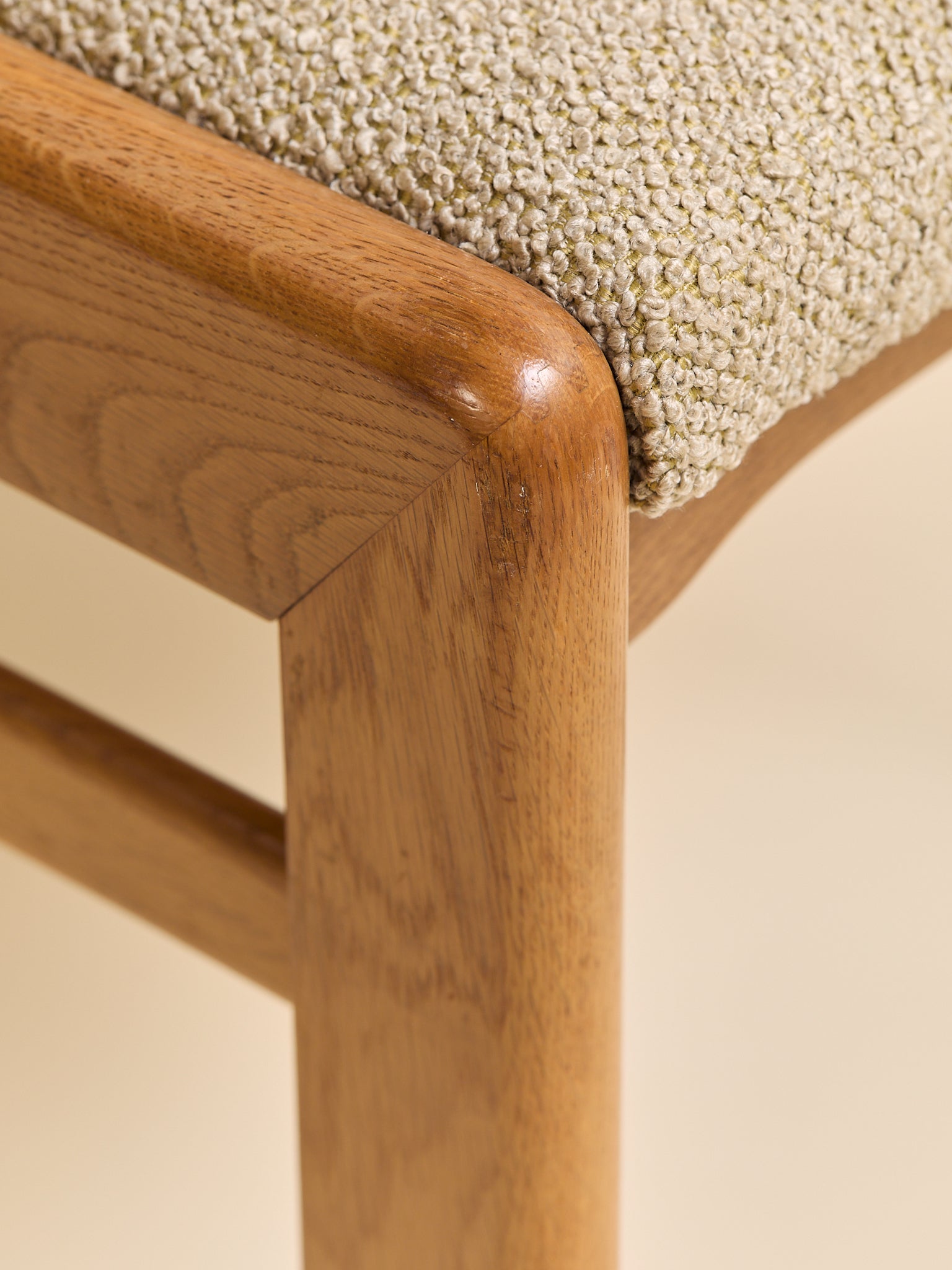 The Vintage Style Of Moller Oak & Boucle Dining Chairs, Set of Four, 1970sSeatingMiscellanea, etc.