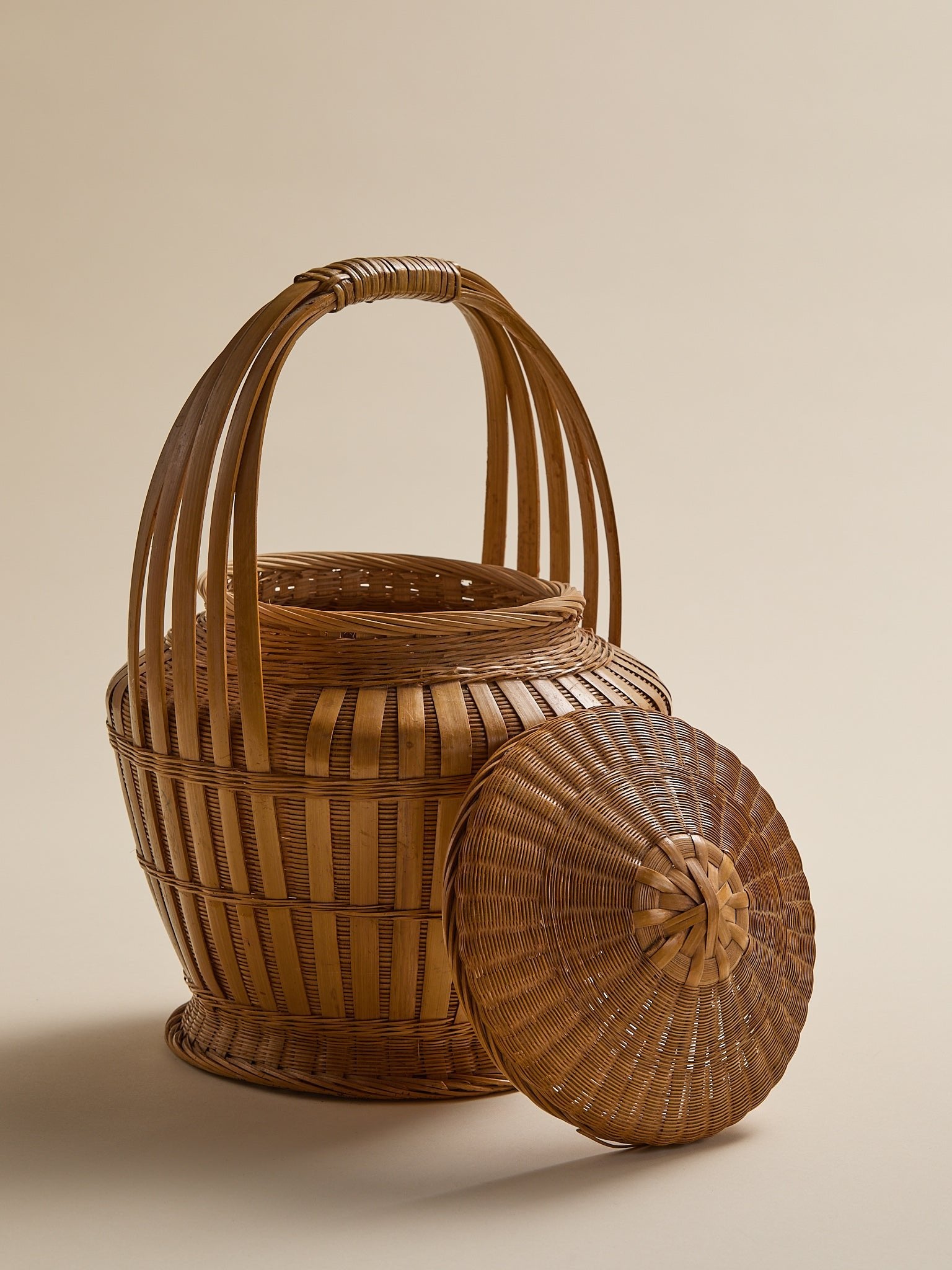 The Vintage Split Woven BasketObjectsMiscellanea, etc.