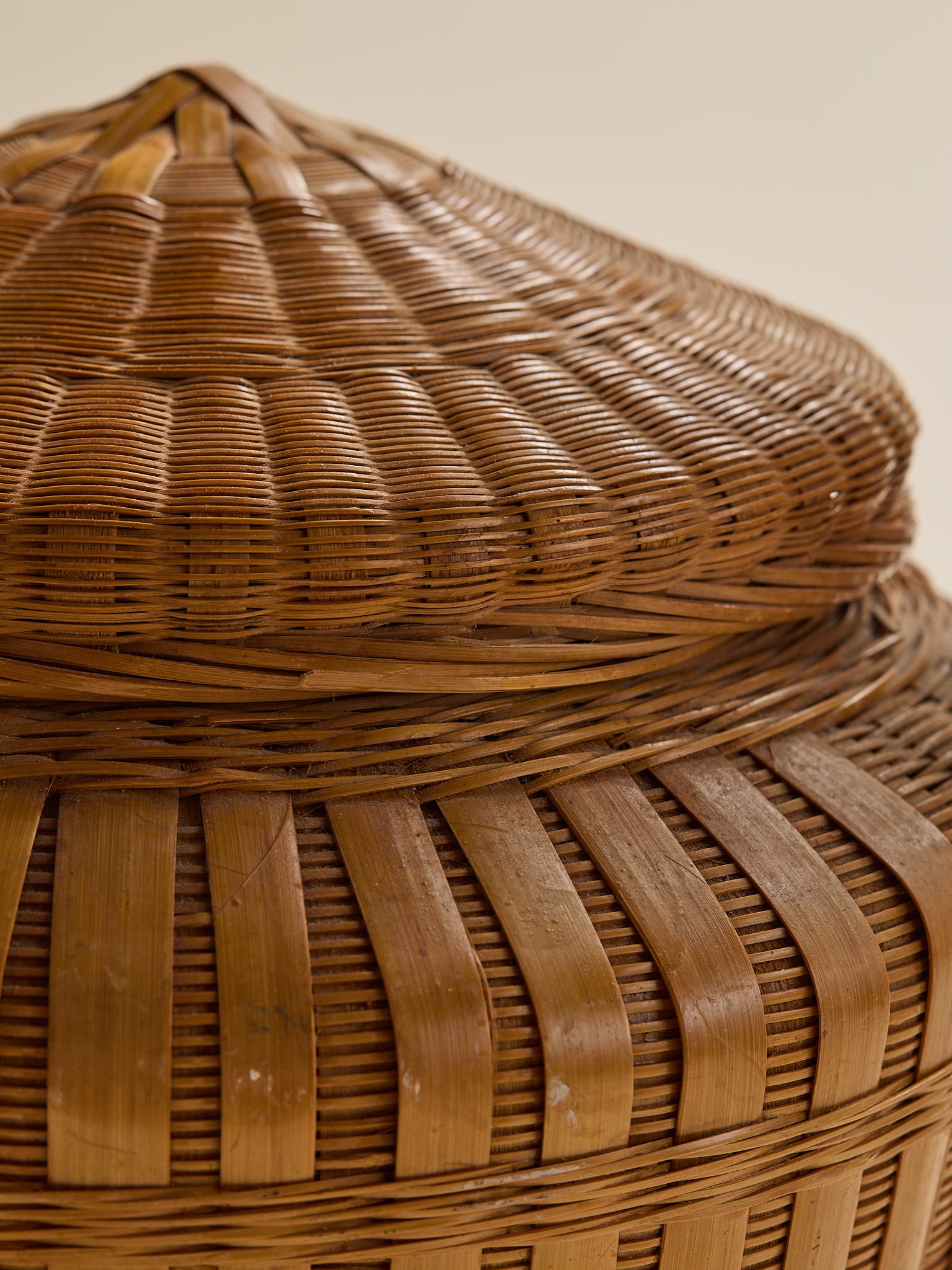 The Vintage Split Woven BasketObjectsMiscellanea, etc.