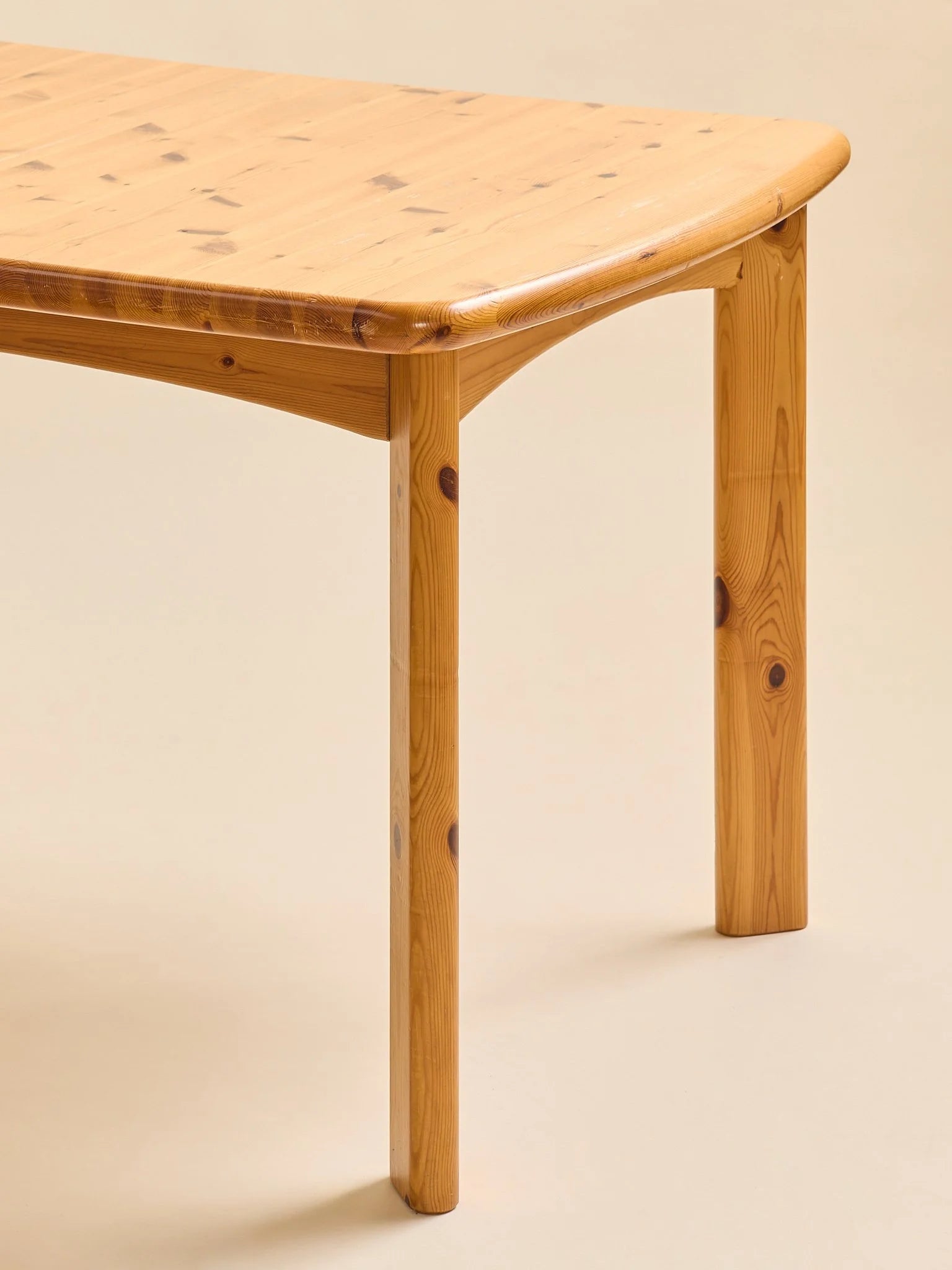 The Vintage Daumiller Style Pine Extending Dining Table, 1970SDining TablesMiscellanea, etc.