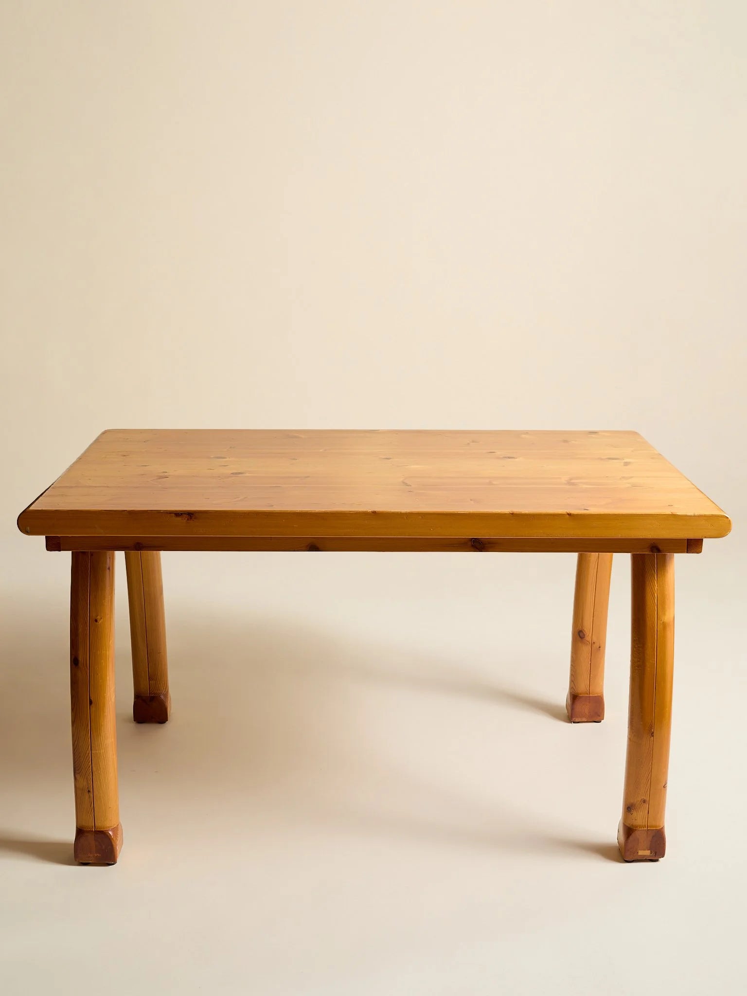 The Vintage Pine Curved Leg Petite TableDining TablesMiscellanea, etc.