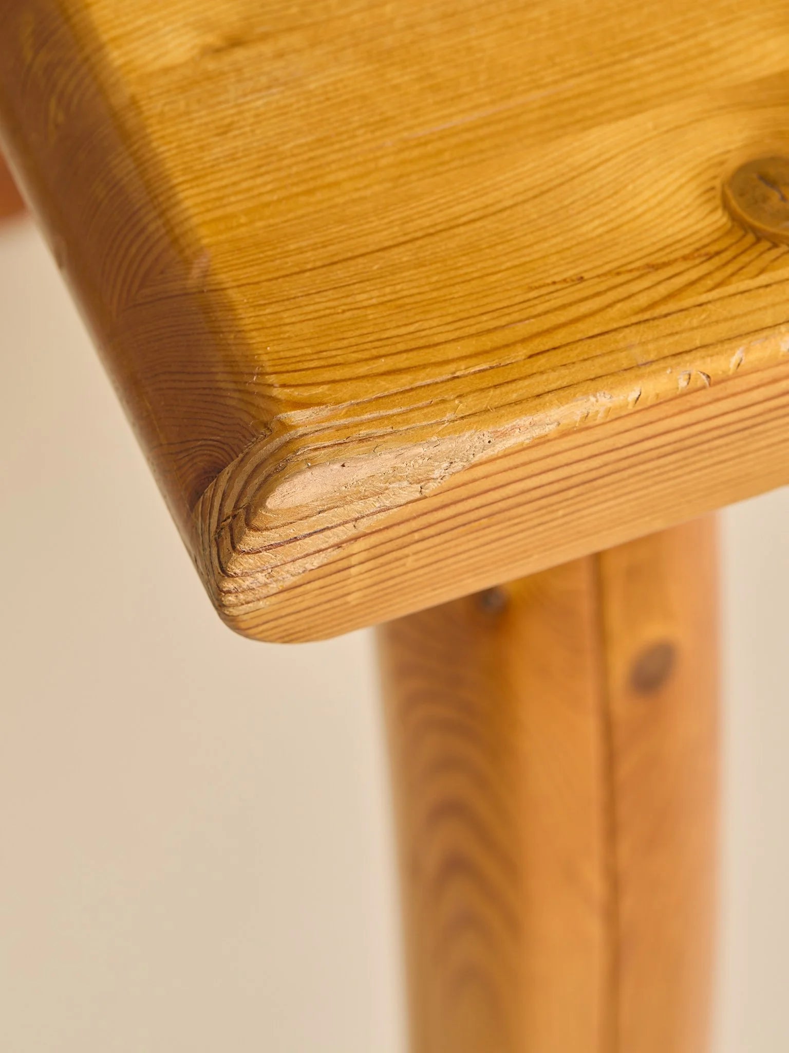 The Vintage Pine Curved Leg Petite TableDining TablesMiscellanea, etc.