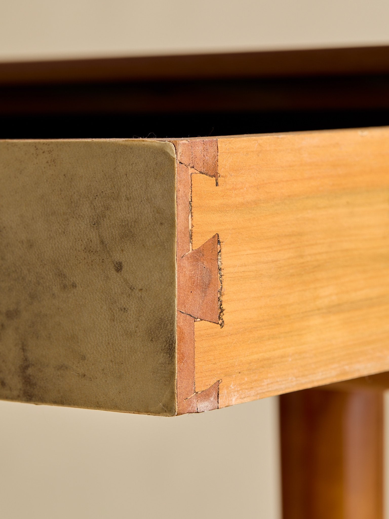 The Vintage 1950s Wood And Parchment Console Table In The Style Of Gio PontiConsole TablesMiscellanea, etc.