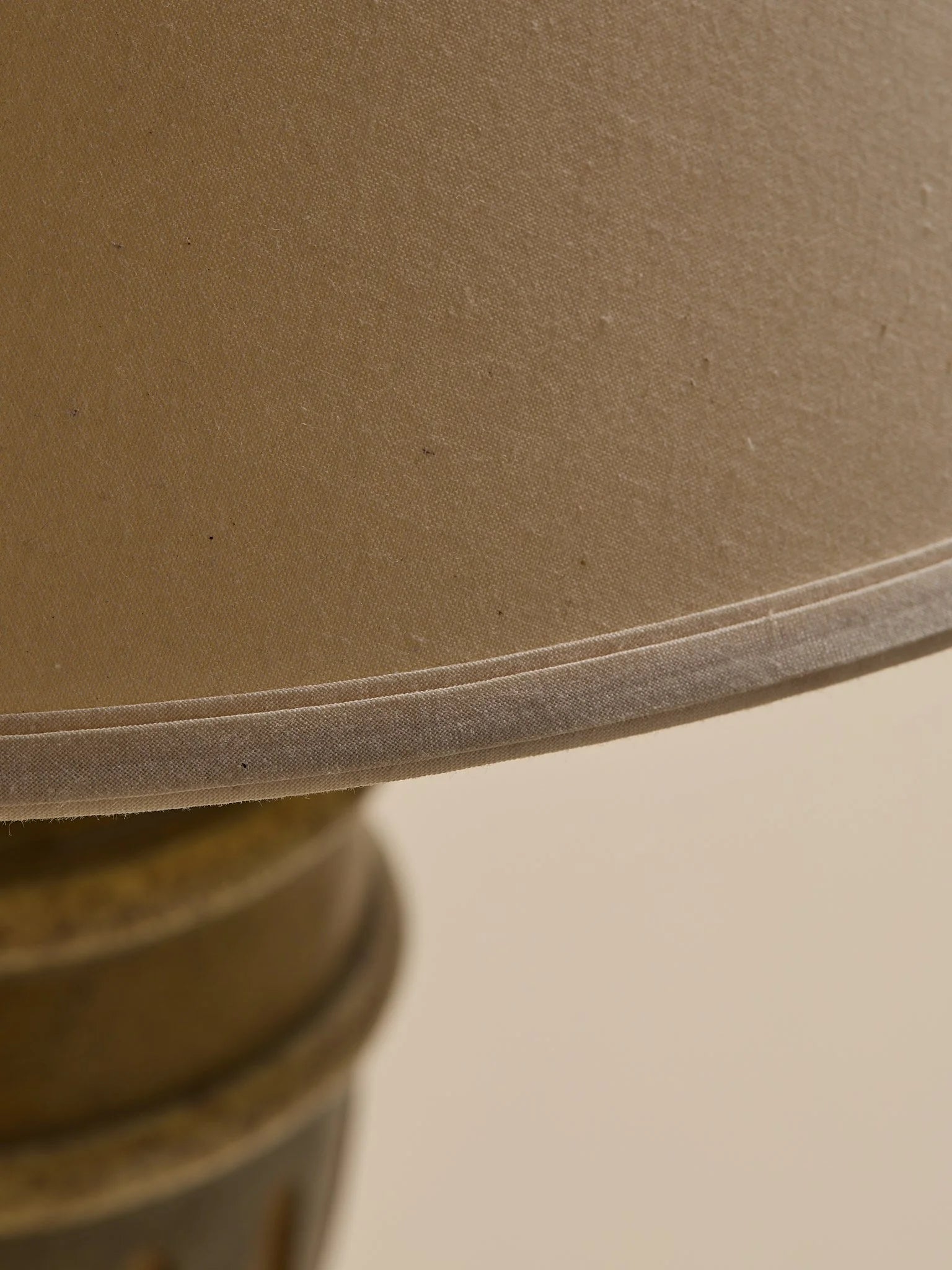 The Vintage Carved Wood Speckled Urn LampTable LampsMiscellanea, etc.