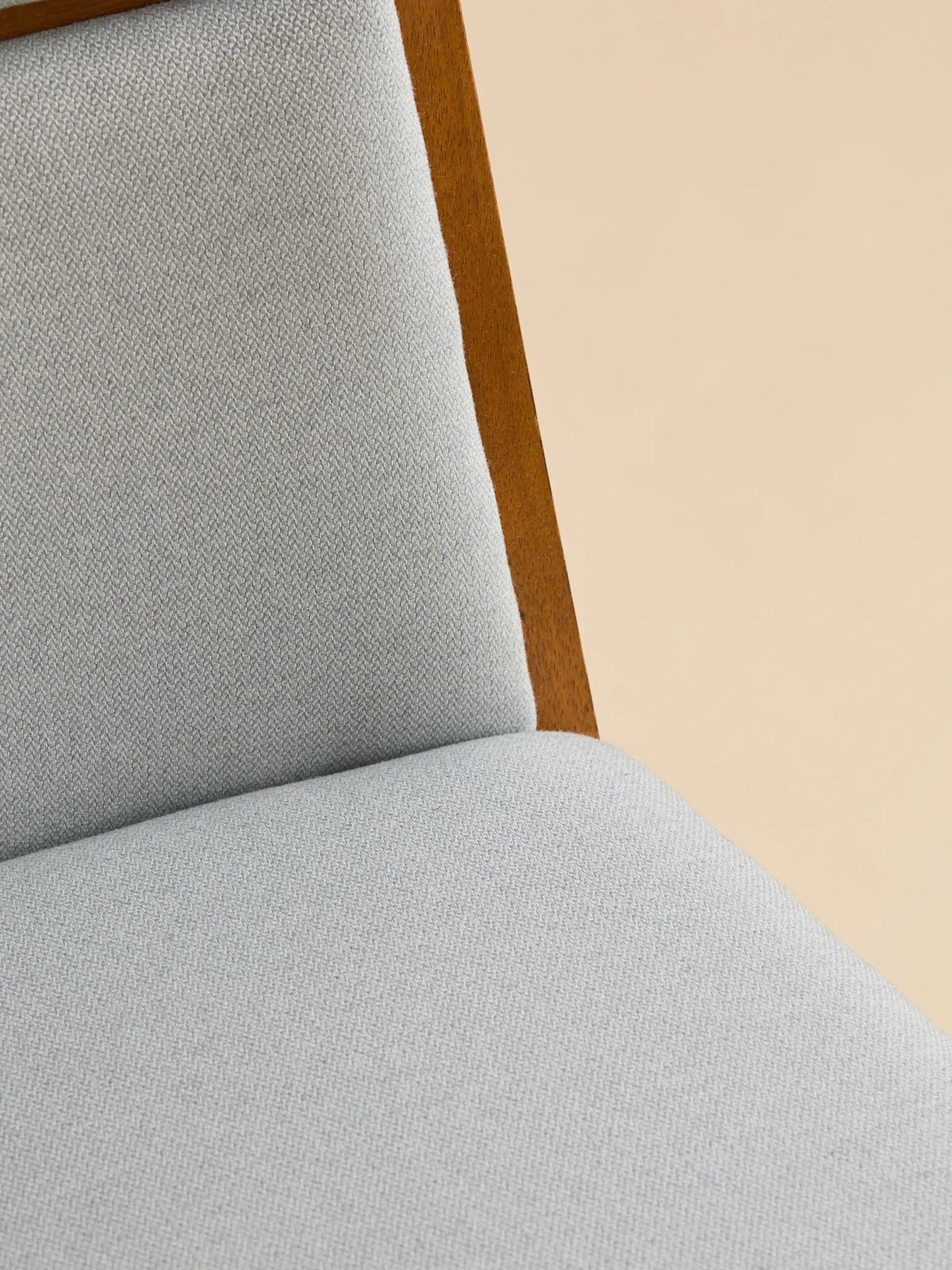 The Vintage Kroehler Mid-Century Accent ChairSeatingMiscellanea, etc.