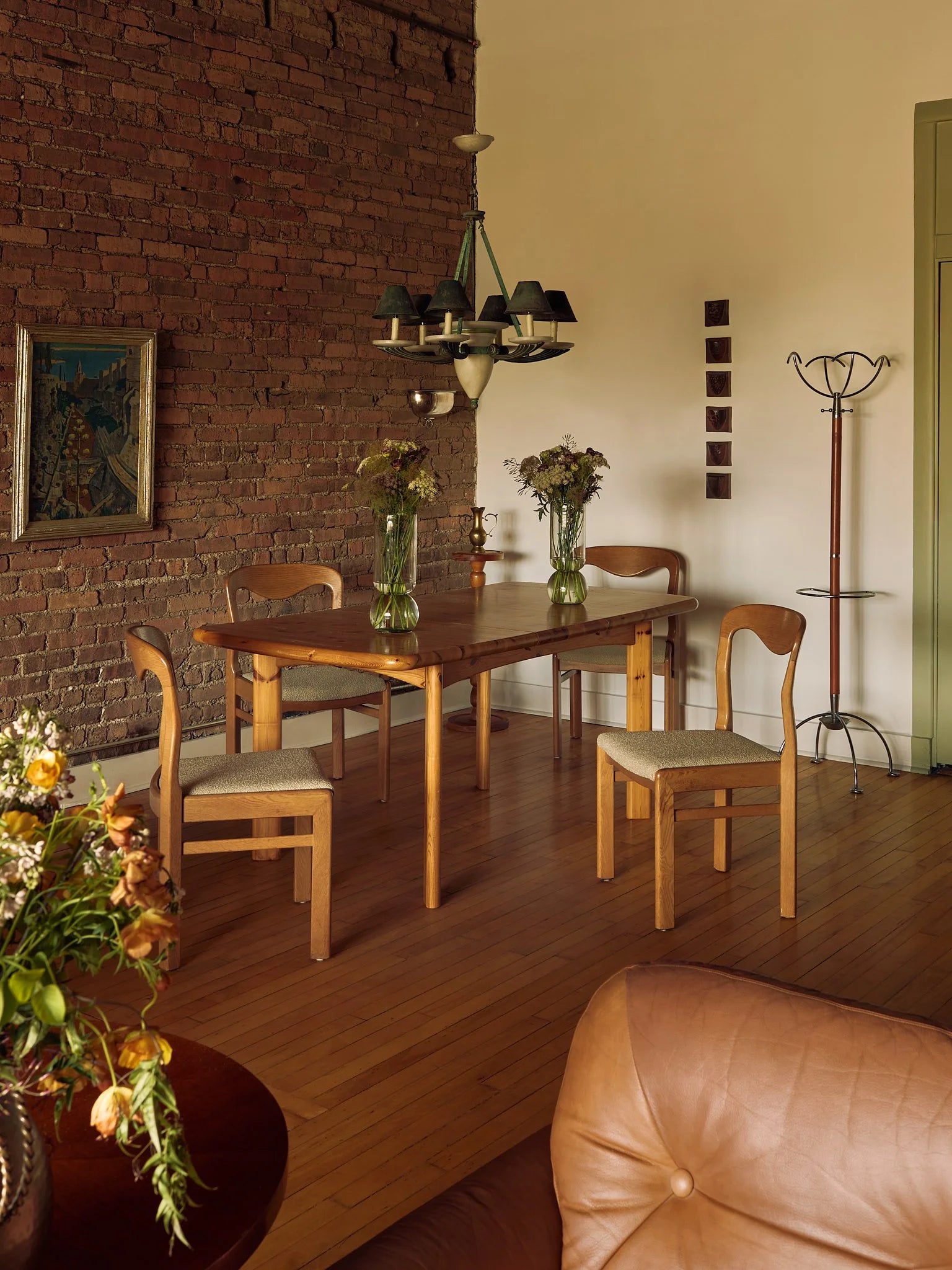 The Vintage Daumiller Style Pine Extending Dining Table, 1970SDining TablesMiscellanea, etc.