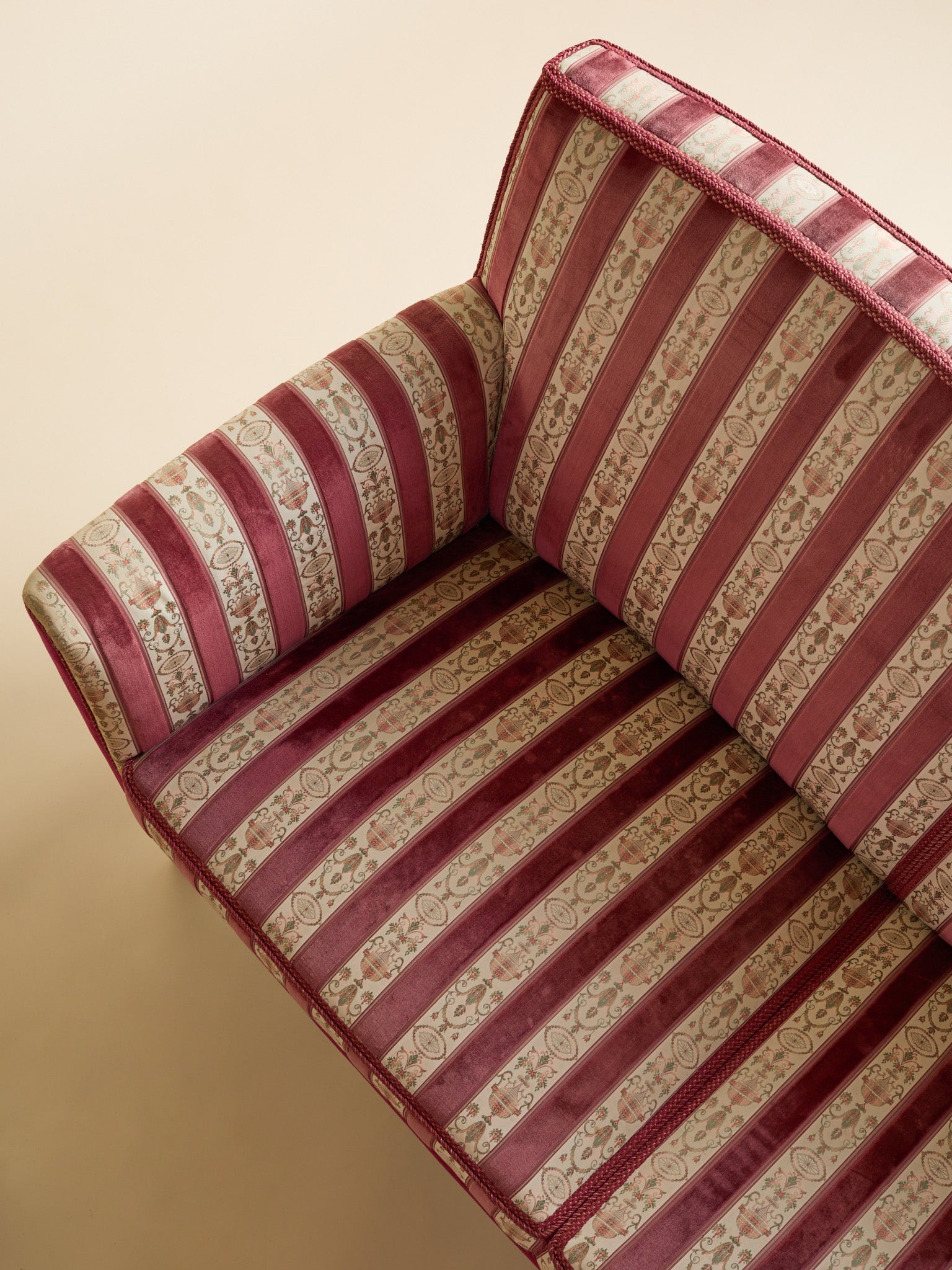 The Vintage Art Deco Style Scandinavian Sofa, 1940SSeatingMiscellanea, etc.
