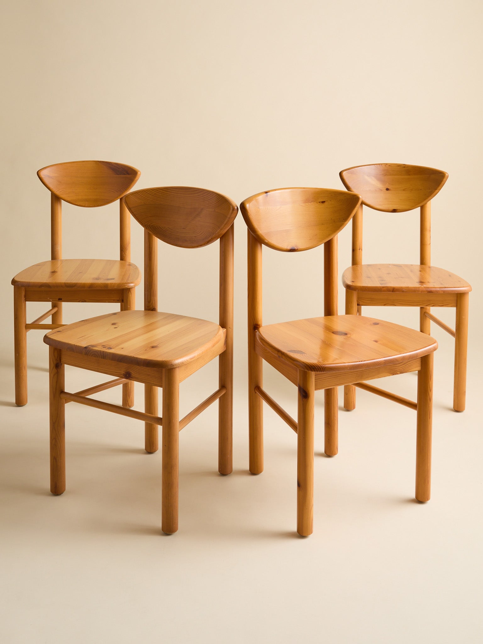 The Vintage Daumiller Style Danish Pine Dining Chairs, Denmark 1970SSeatingMiscellanea, etc.