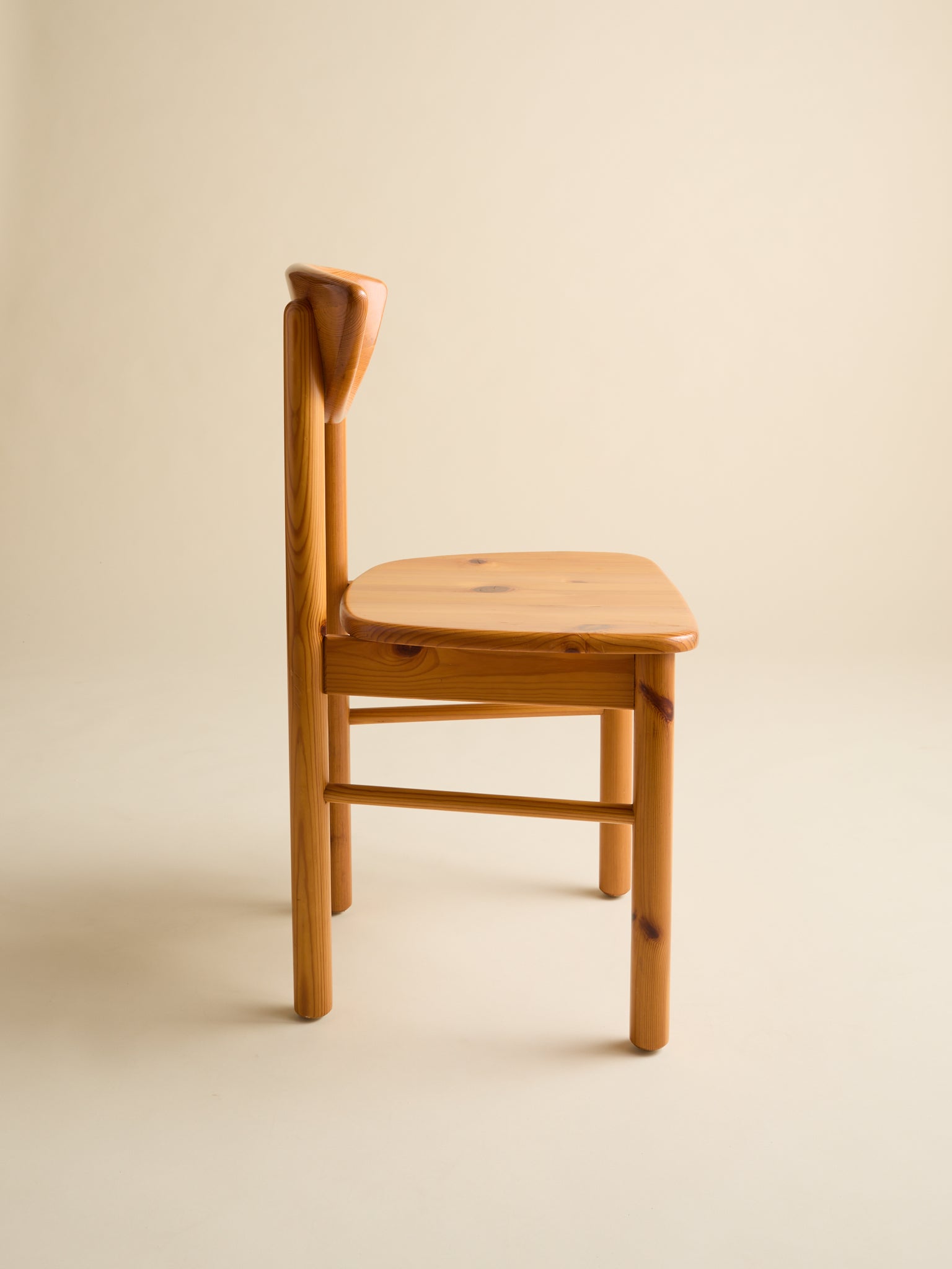 The Vintage Daumiller Style Danish Pine Dining Chairs, Denmark 1970SSeatingMiscellanea, etc.