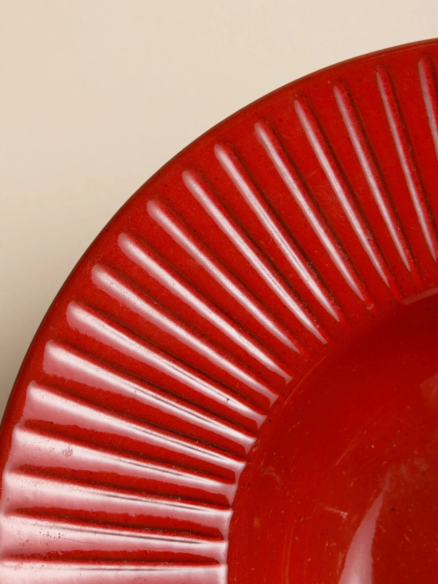 The Vintage Red and Brown Footed Ceramic Bowl with Sunburst RimTrays and BowlsMiscellanea, etc.