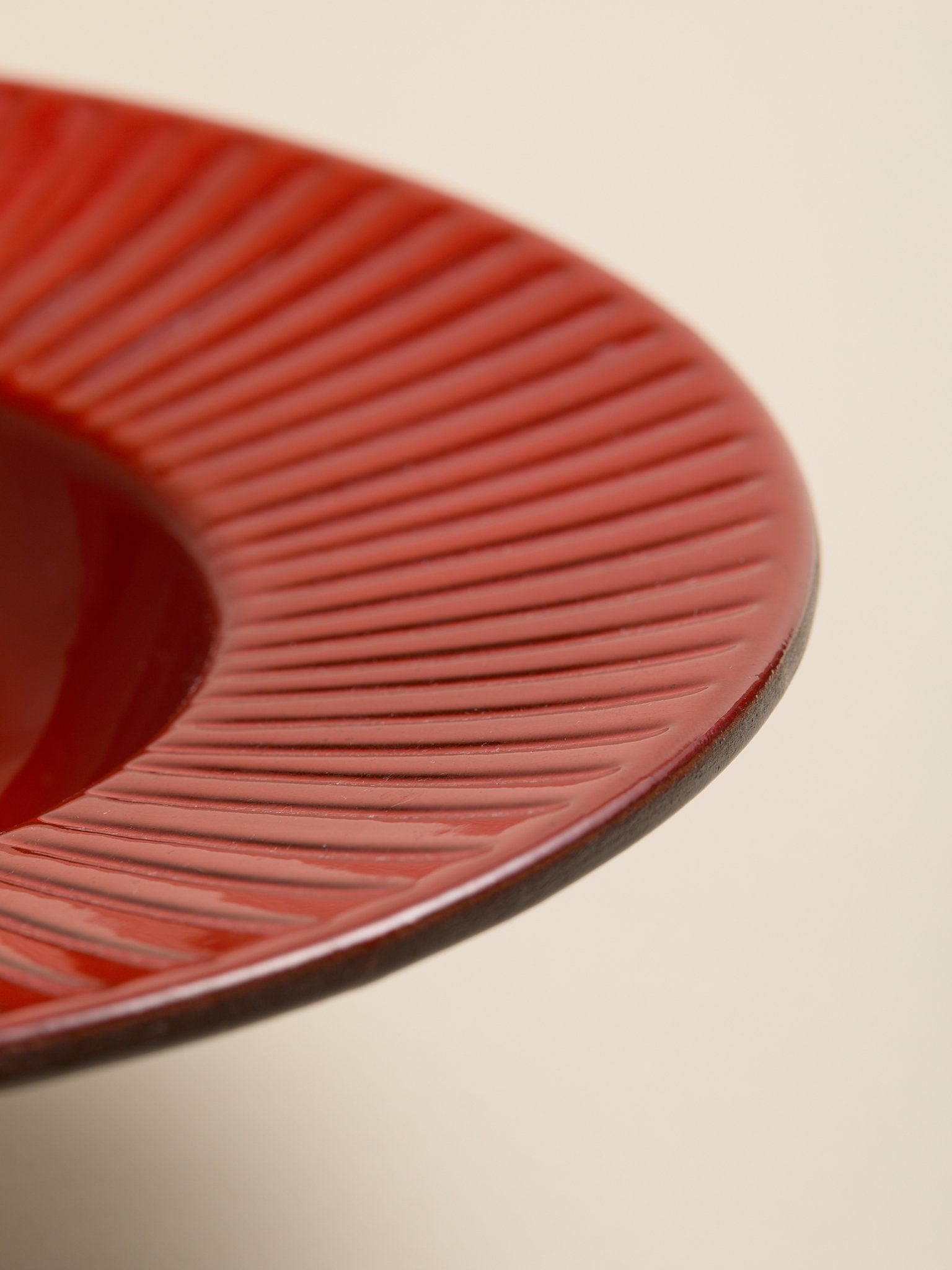 The Vintage Red and Brown Footed Ceramic Bowl with Sunburst RimTrays and BowlsMiscellanea, etc.