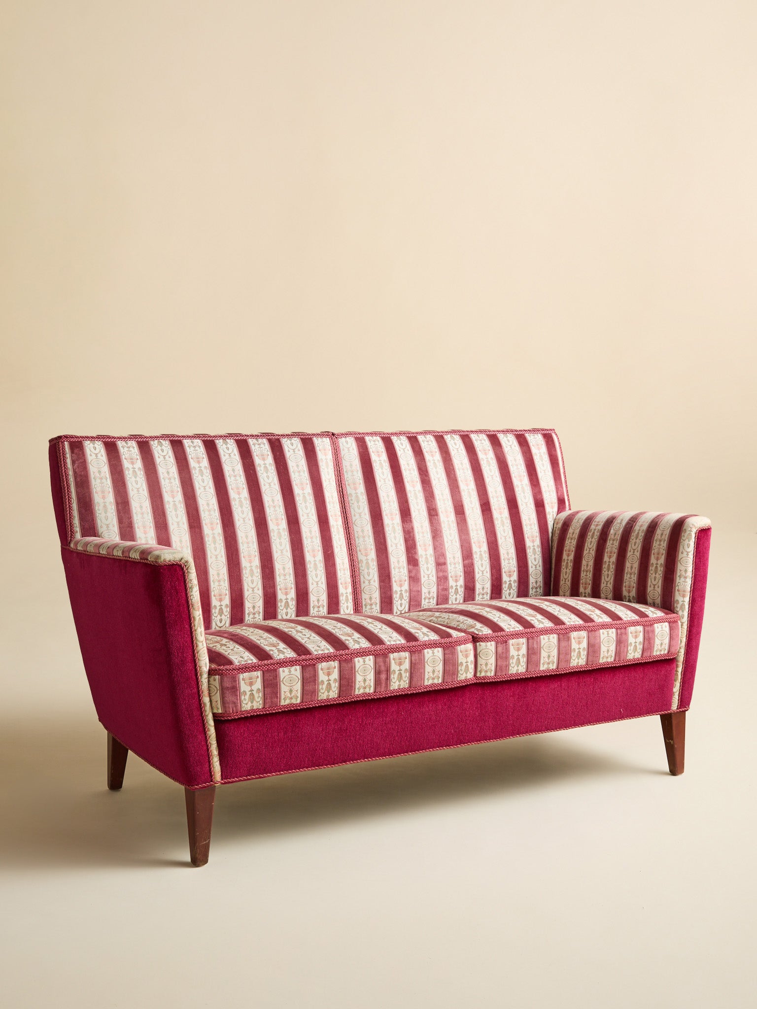 The Vintage Art Deco Style Scandinavian Sofa, 1940SSeatingMiscellanea, etc.