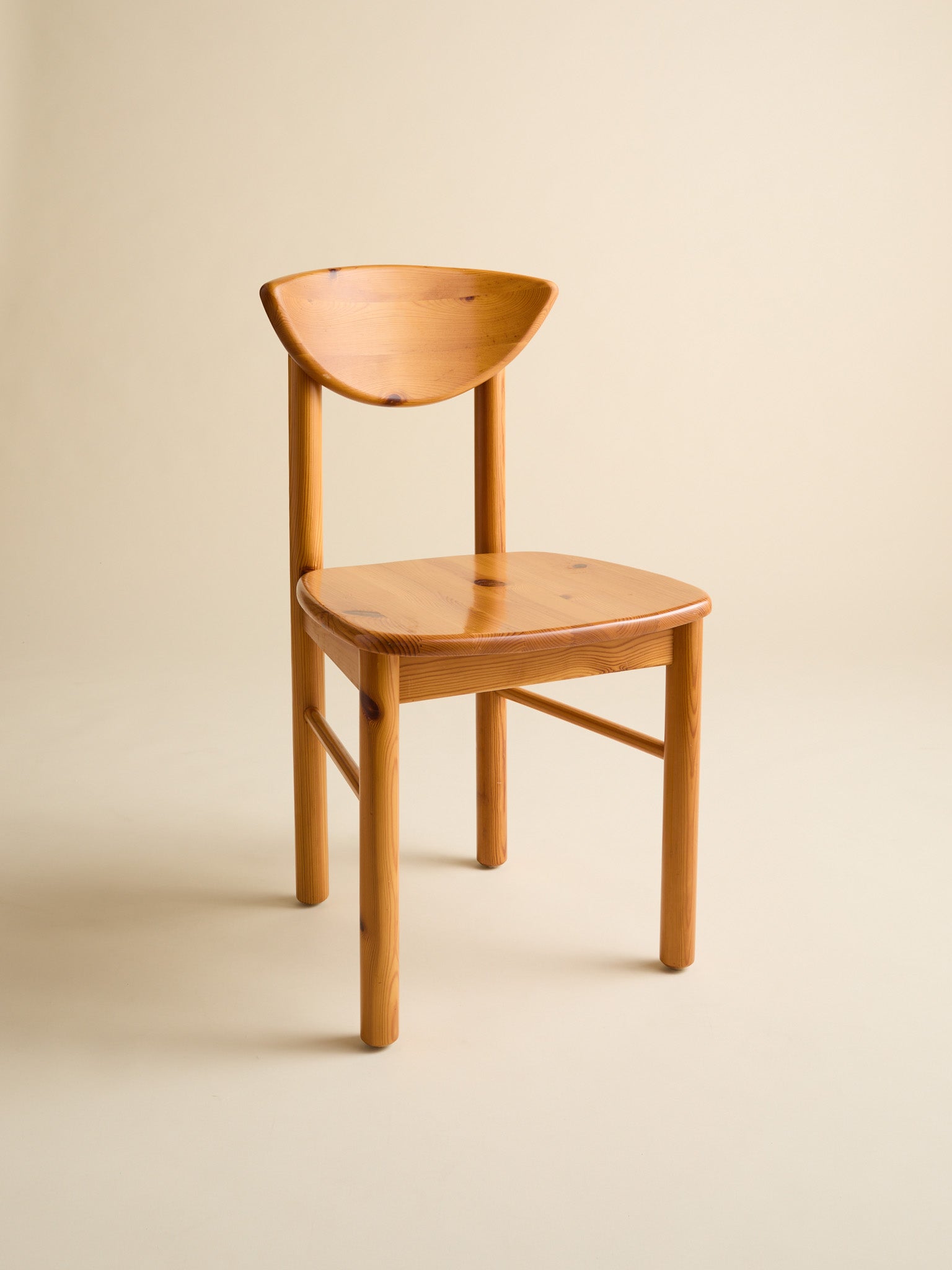 The Vintage Daumiller Style Danish Pine Dining Chairs, Denmark 1970SSeatingMiscellanea, etc.